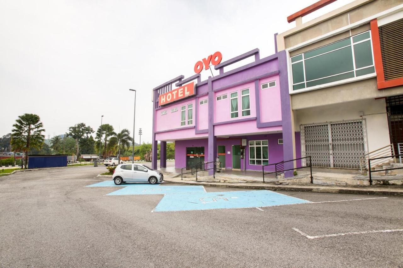 Oyo 89677 Sunflower Hotel Σερεμπάν Εξωτερικό φωτογραφία